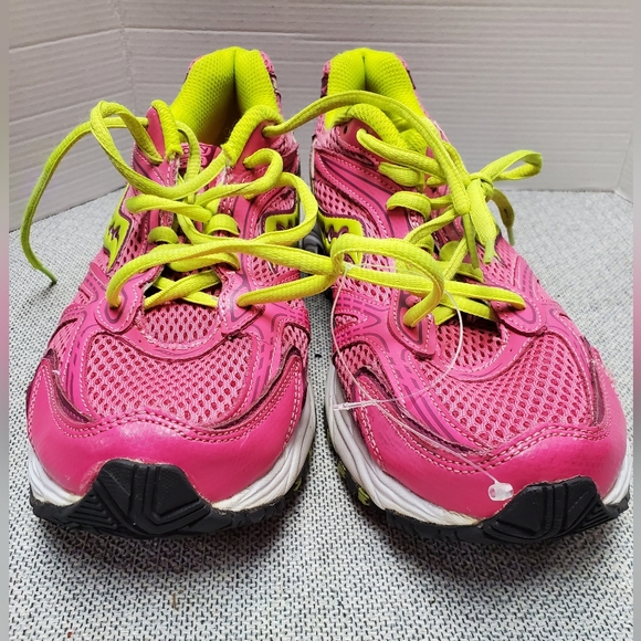 Saucony Women’s Hot Pink with Neon Yellow Athletic Running Shoes 9.5 - Picture 13 of 13